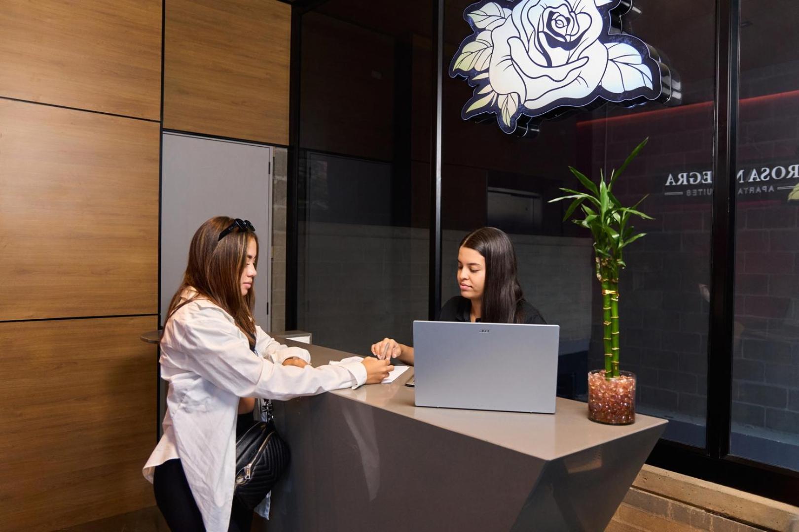 Rosa Negra Stadio Your Cozy Getaway Medellín Eksteriør bilde